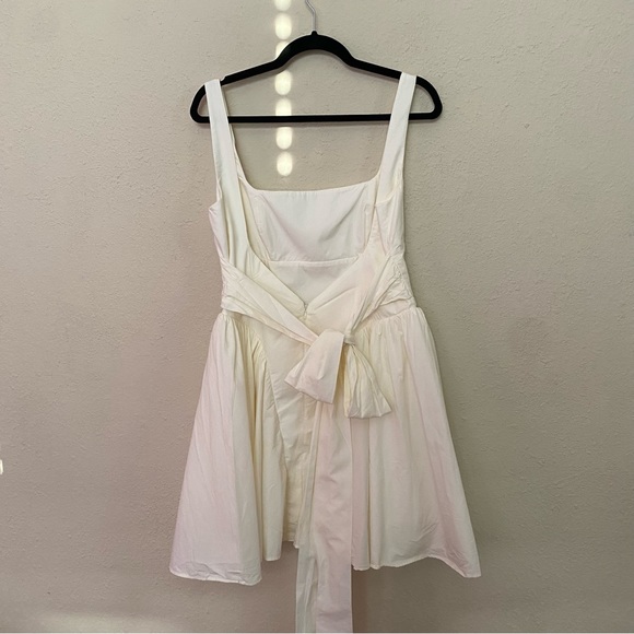 HOUSE OF CB 'Florianne' Ivory Bow Mini Dress size Large in Longer Version - Picture 12 of 15